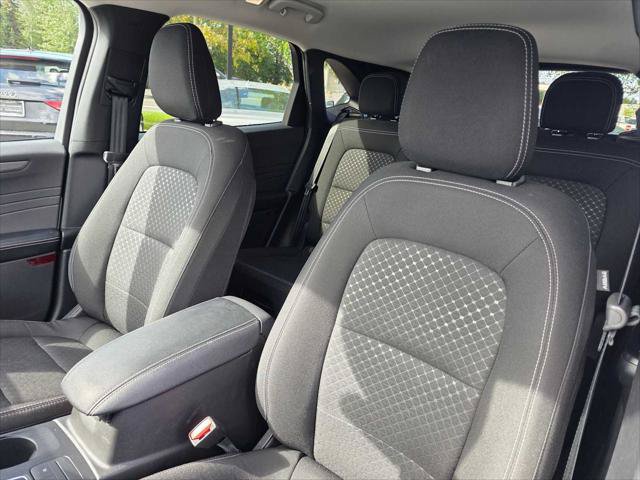 Used 2025 Ford Escape Active AWD/4WD image 21
