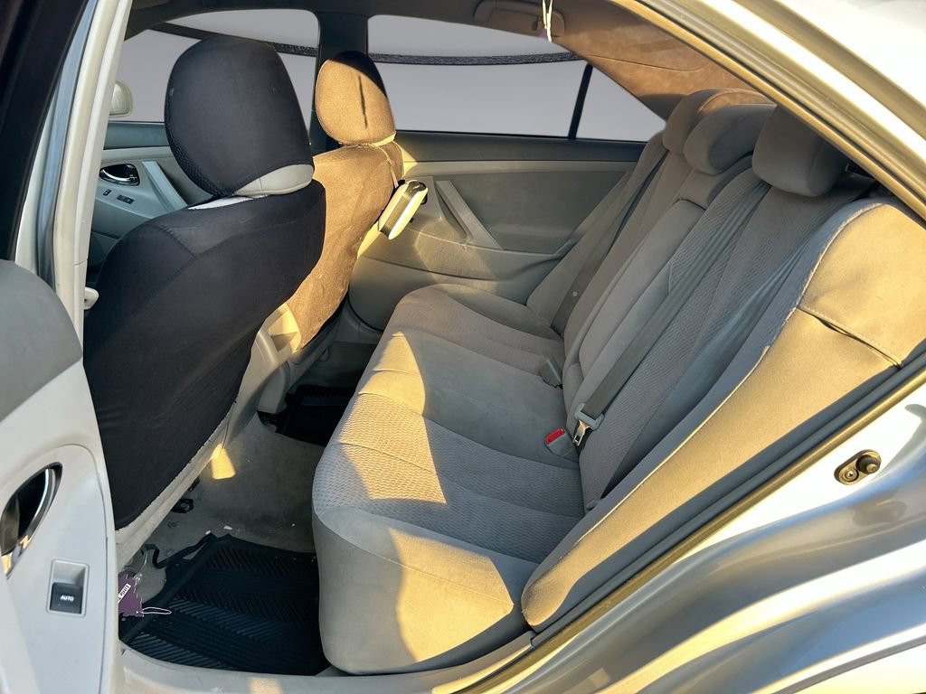 Used 2011 Toyota Camry LE FWD image 26
