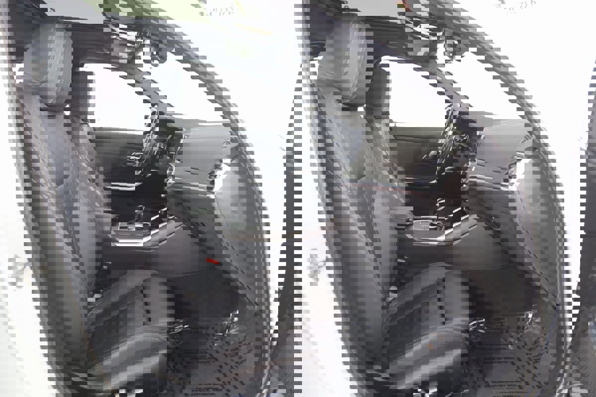 Used 2022 BMW 330i xDrive Sedan w/ M Sport Package image 13