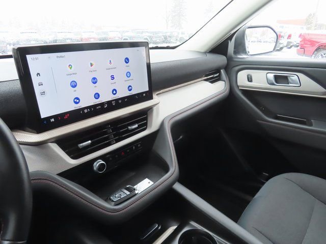 Used 2025 Ford Explorer Active image 39