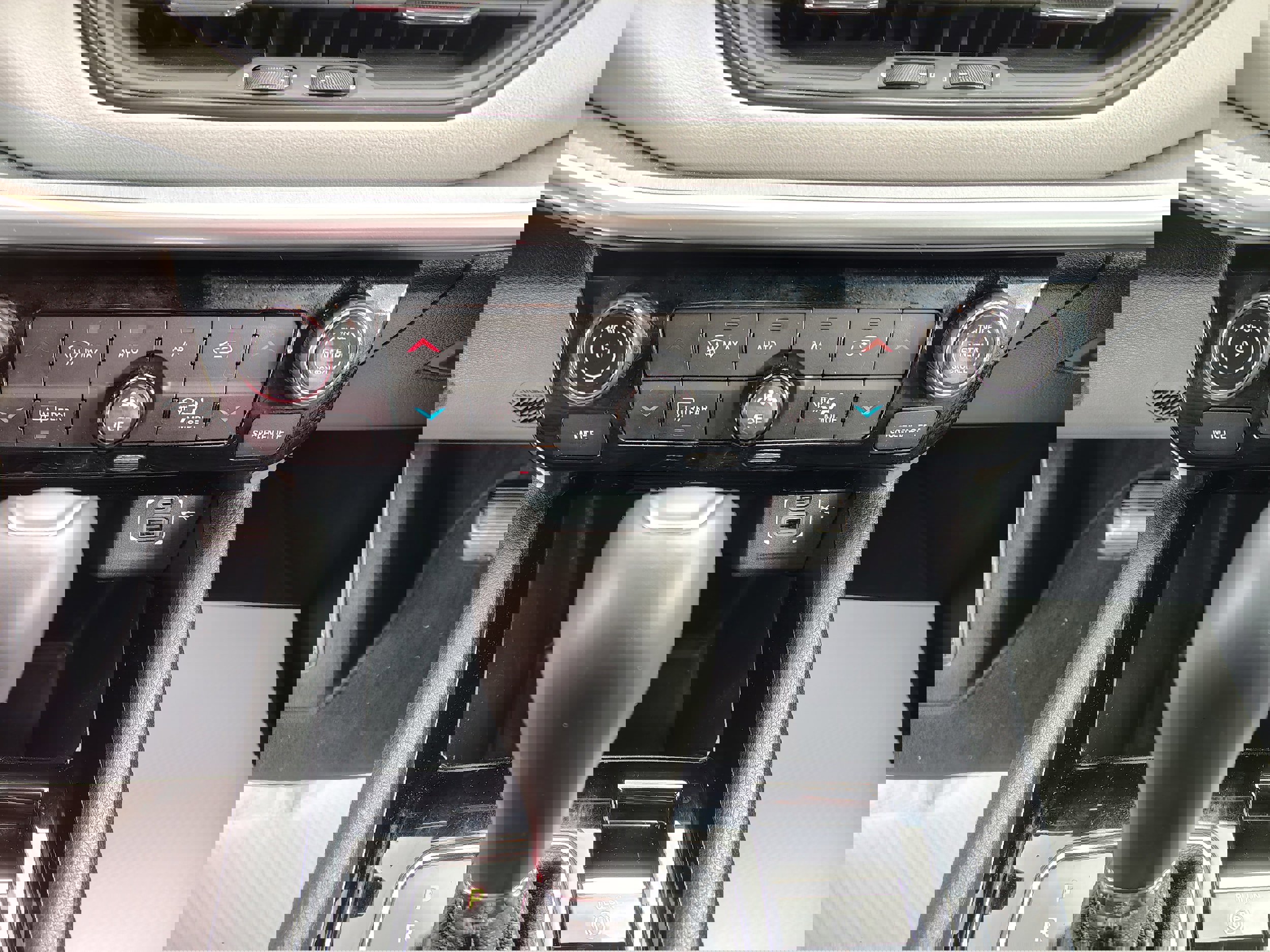 Certified 2024 Jeep Compass Limited image 31