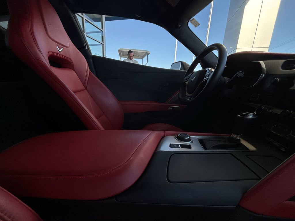 Used 2015 Chevrolet Corvette Z06 w/ 3LZ Preferred Equipment Group image 15