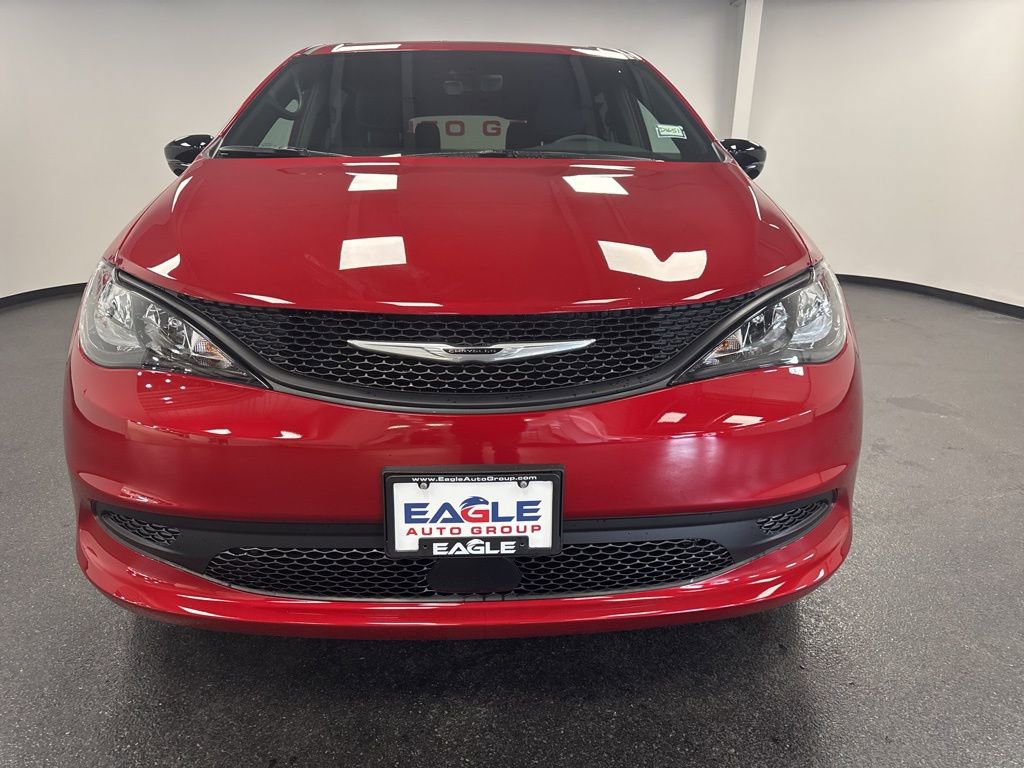 New 2026 Chrysler Voyager LX image 4