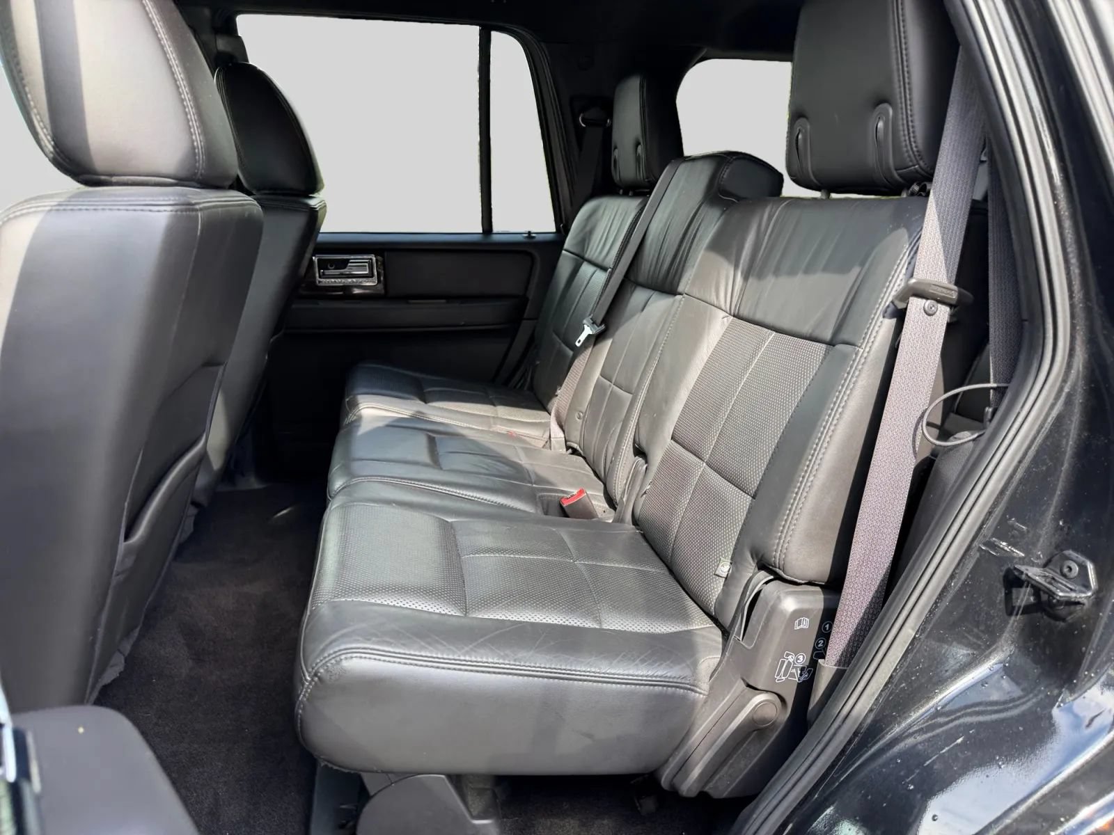 Used 2014 Lincoln Navigator 2WD image 13