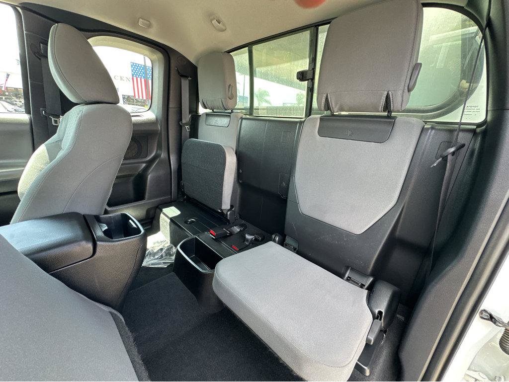 Used 2018 Toyota Tacoma SR RWD image 9