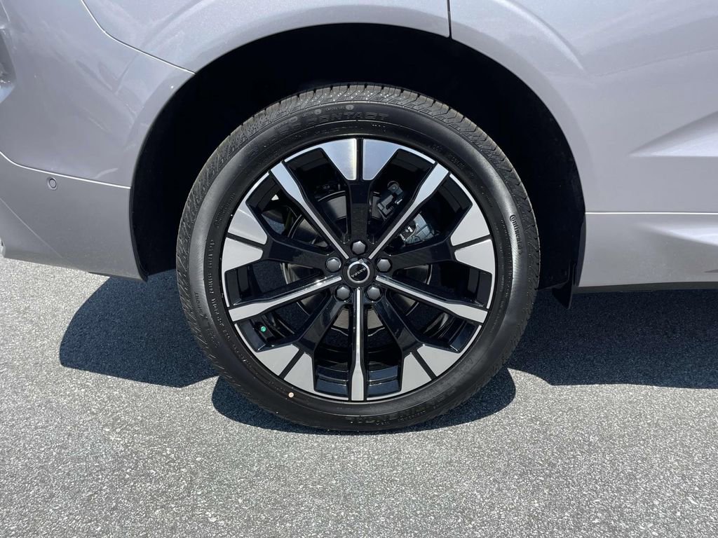 New 2026 Volvo XC60 B5 Plus w/ Protection Package Premier image 33
