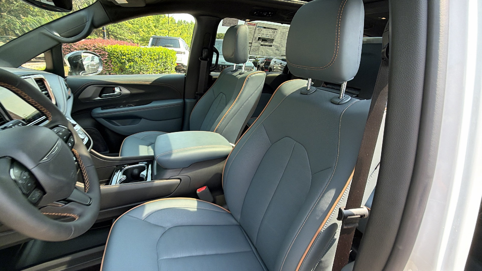 New 2027 Chrysler Pacifica Pinnacle FWD image 17