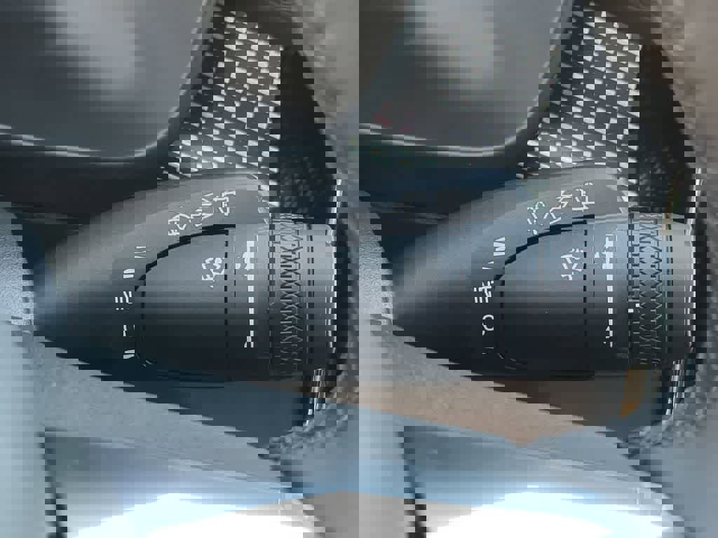 Used 2026 Volvo XC40 B5 Ultra w/ Climate Package image 24