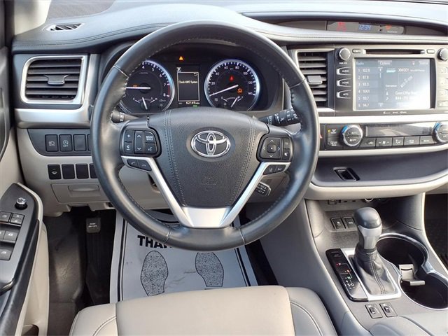 Used 2019 Toyota Highlander XLE image 6