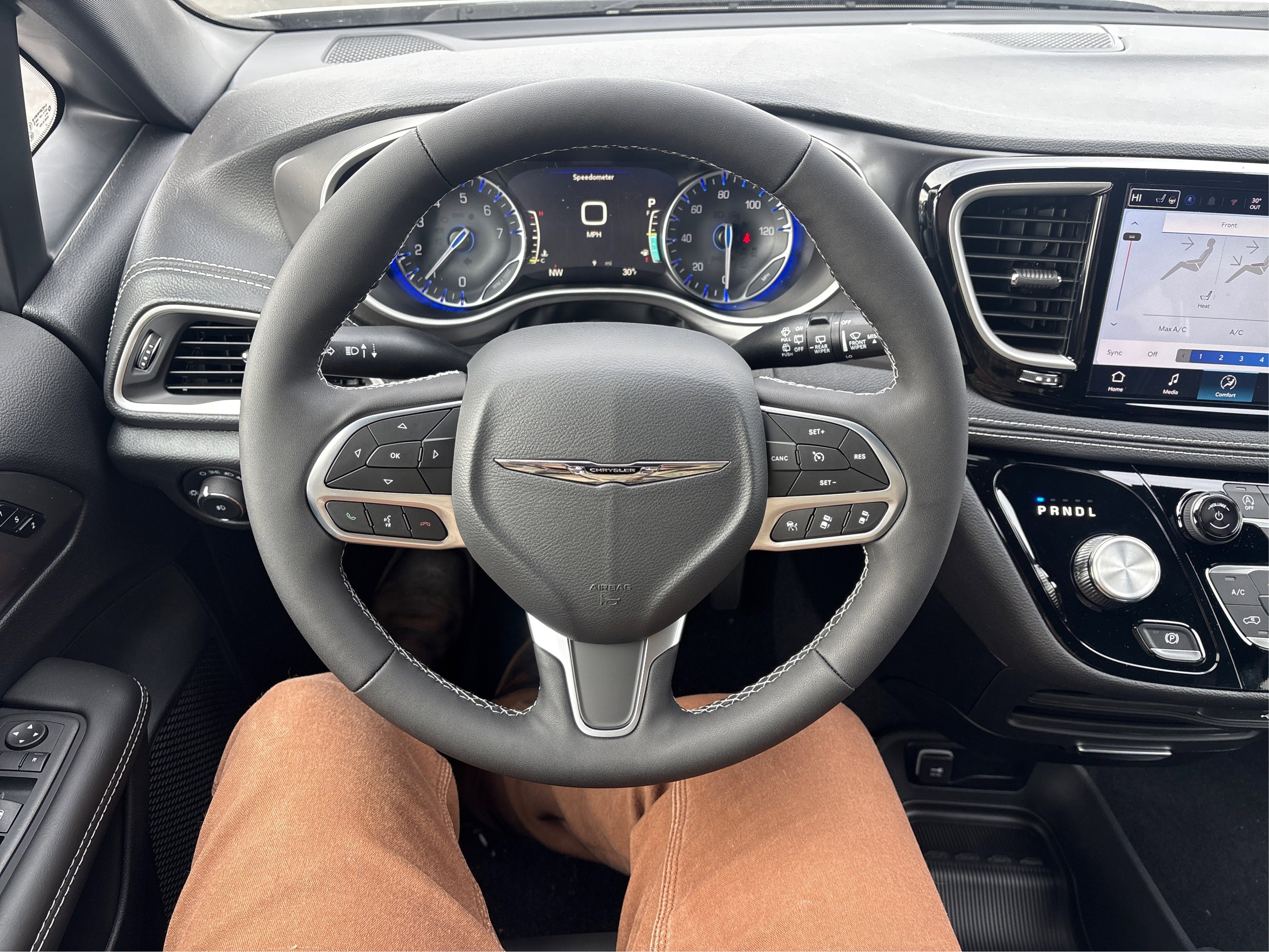 New 2026 Chrysler Pacifica Select image 14