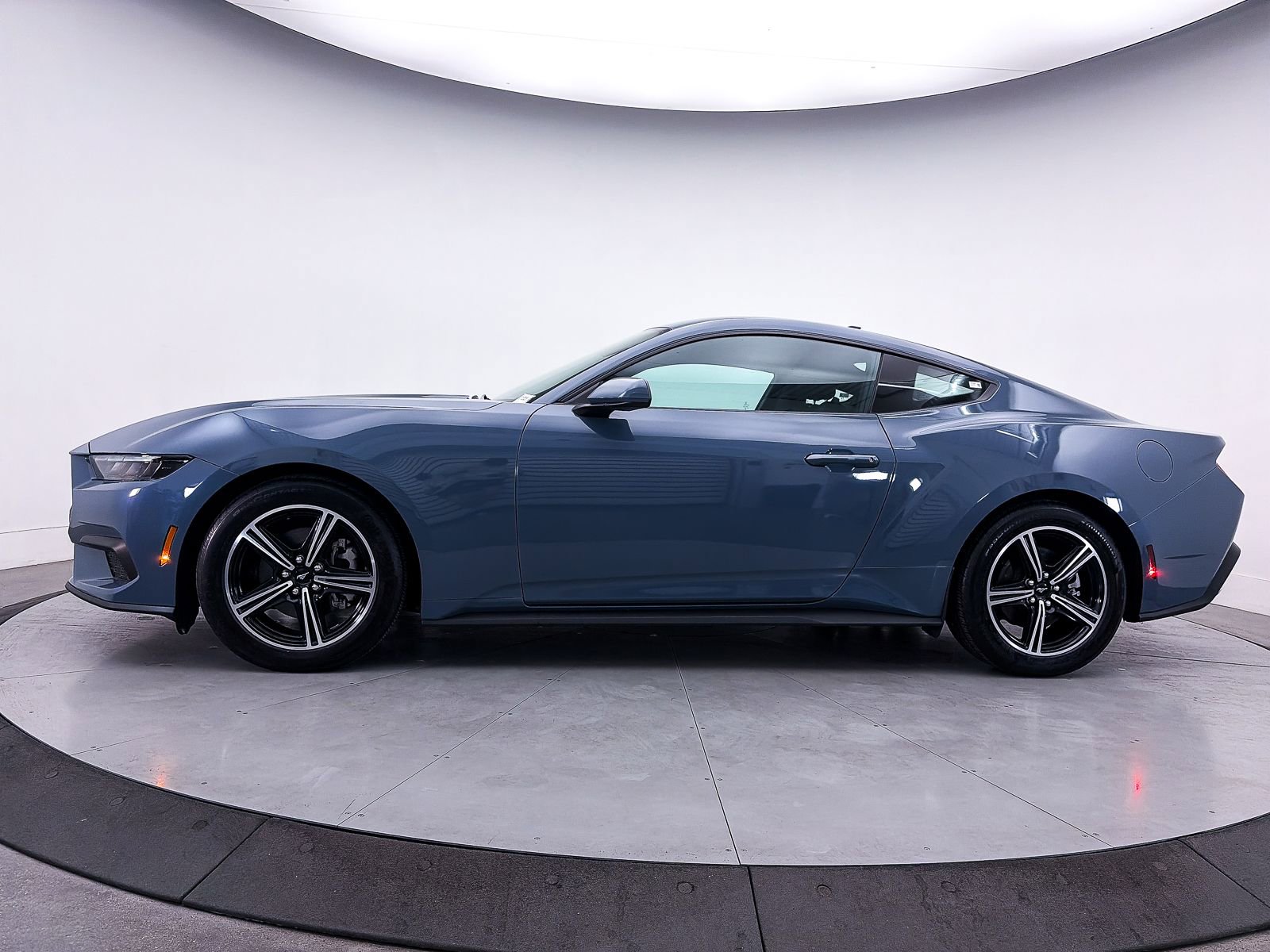 Used 2025 Ford Mustang Coupe RWD image 37