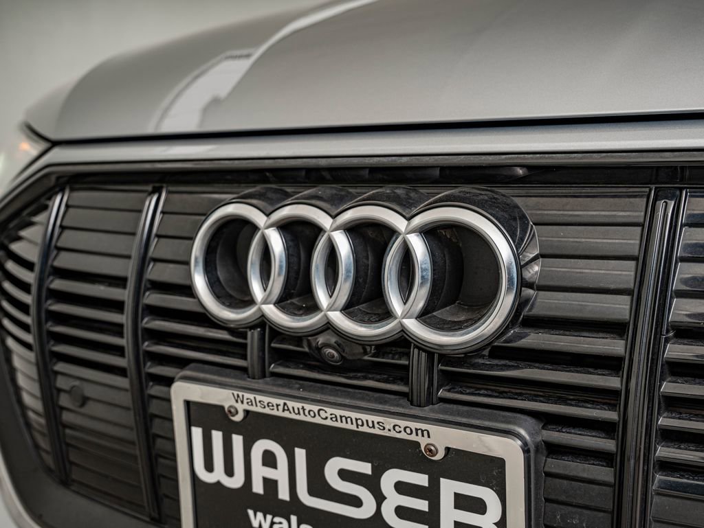 Used 2021 Audi e-tron Premium w/ Convenience Plus Package AWD/4WD image 3