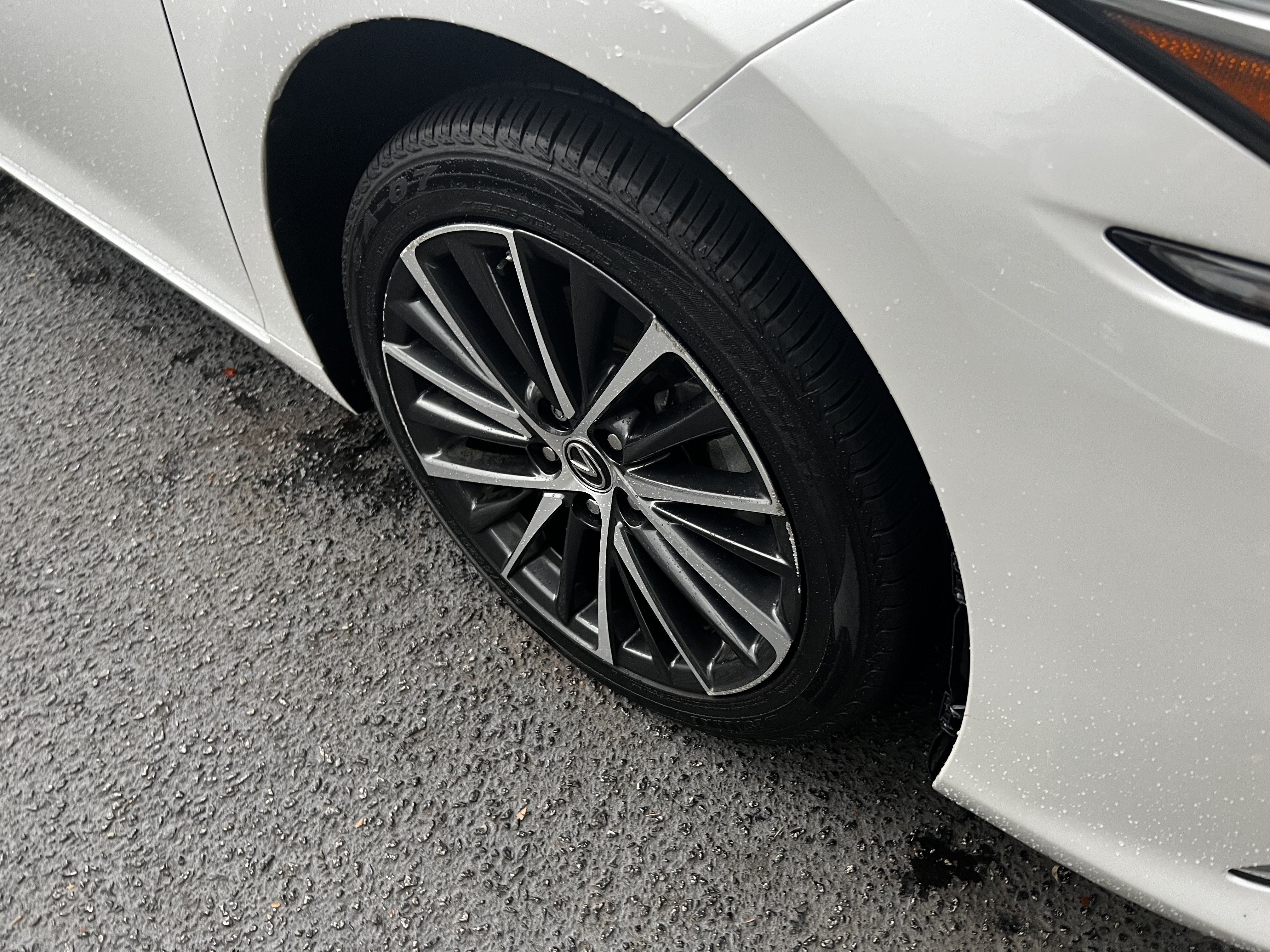 Used 2023 Lexus ES 350 w/ Premium Package FWD image 11