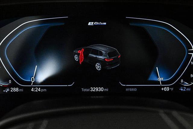 Used 2022 BMW X5 xDrive45e image 11