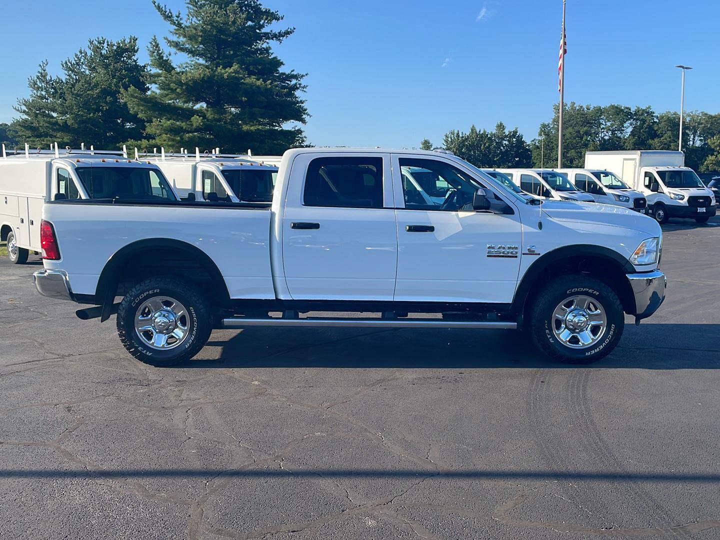 Used 2014 RAM 2500 Tradesman w/ Chrome Appearance Group AWD/4WD image 6