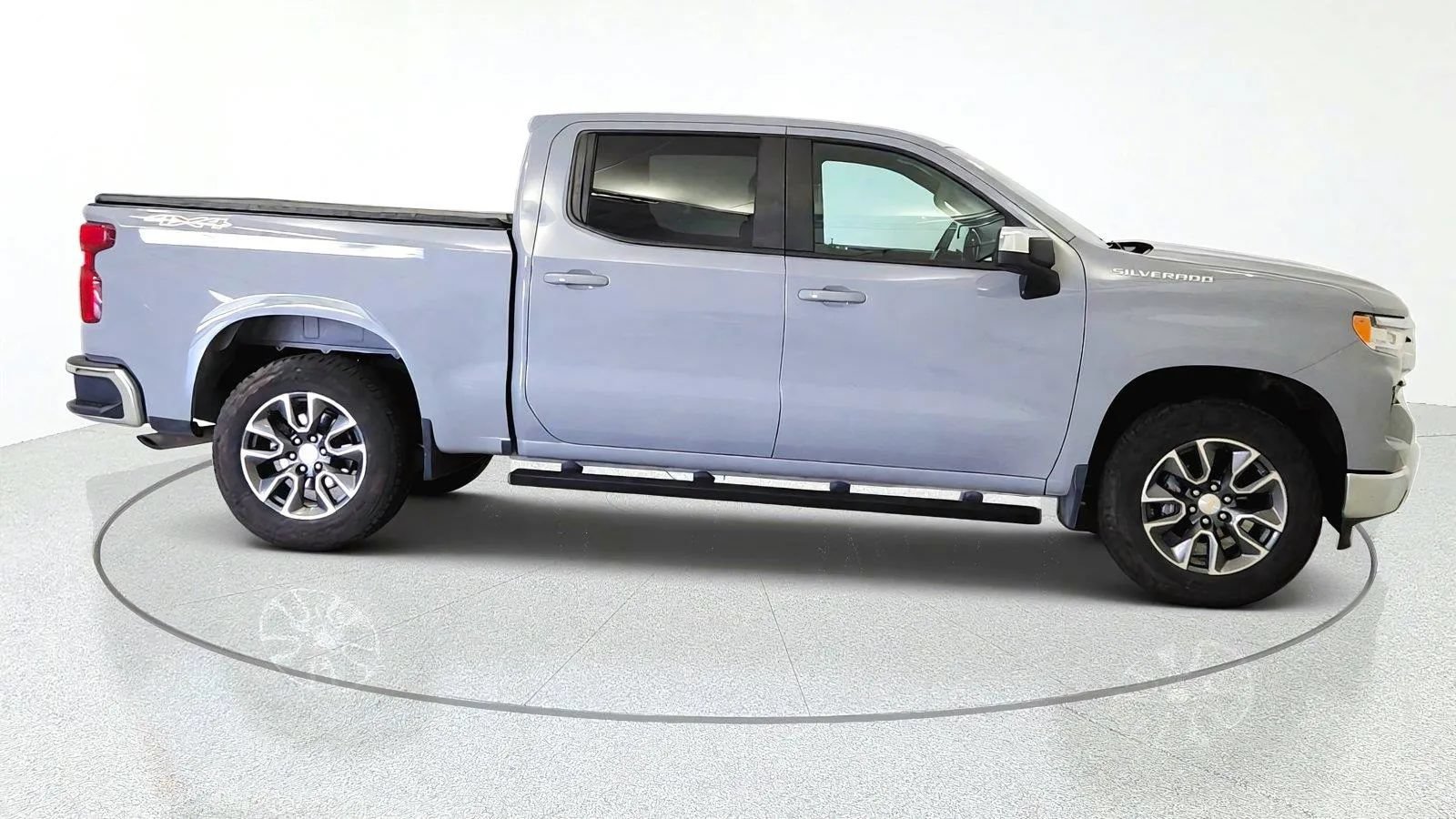Used 2024 Chevrolet Silverado 1500 LT AWD/4WD image 10
