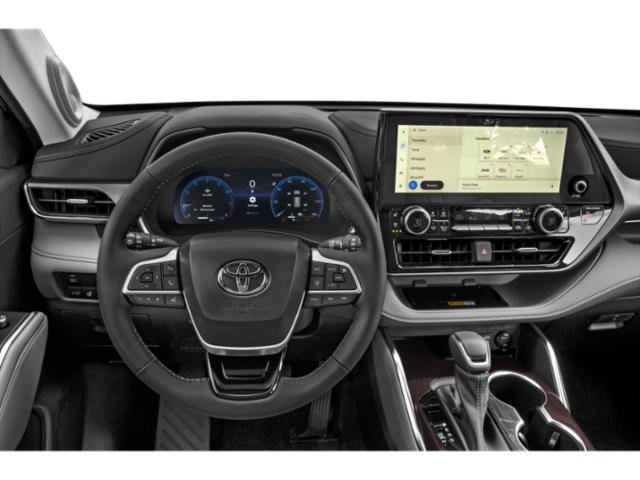 Used 2024 Toyota Highlander Limited AWD/4WD image 7