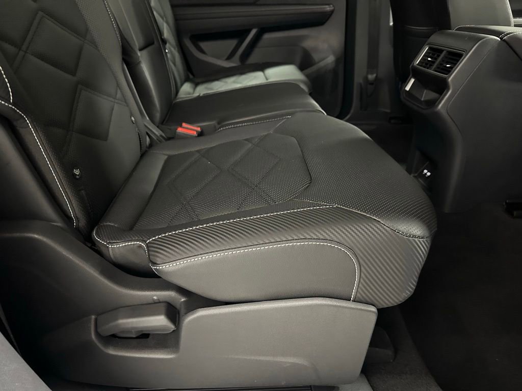 Used 2025 Volkswagen Atlas Cross Sport SE image 55