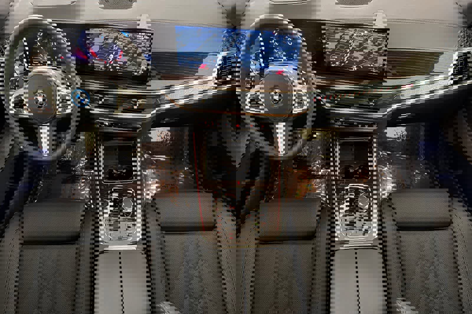 Used 2026 BMW X5 xDrive50e w/ M Sport Package image 3