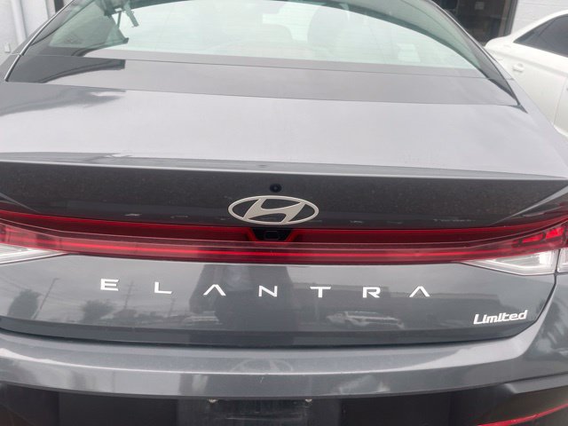 Used 2024 Hyundai Elantra Limited FWD image 21