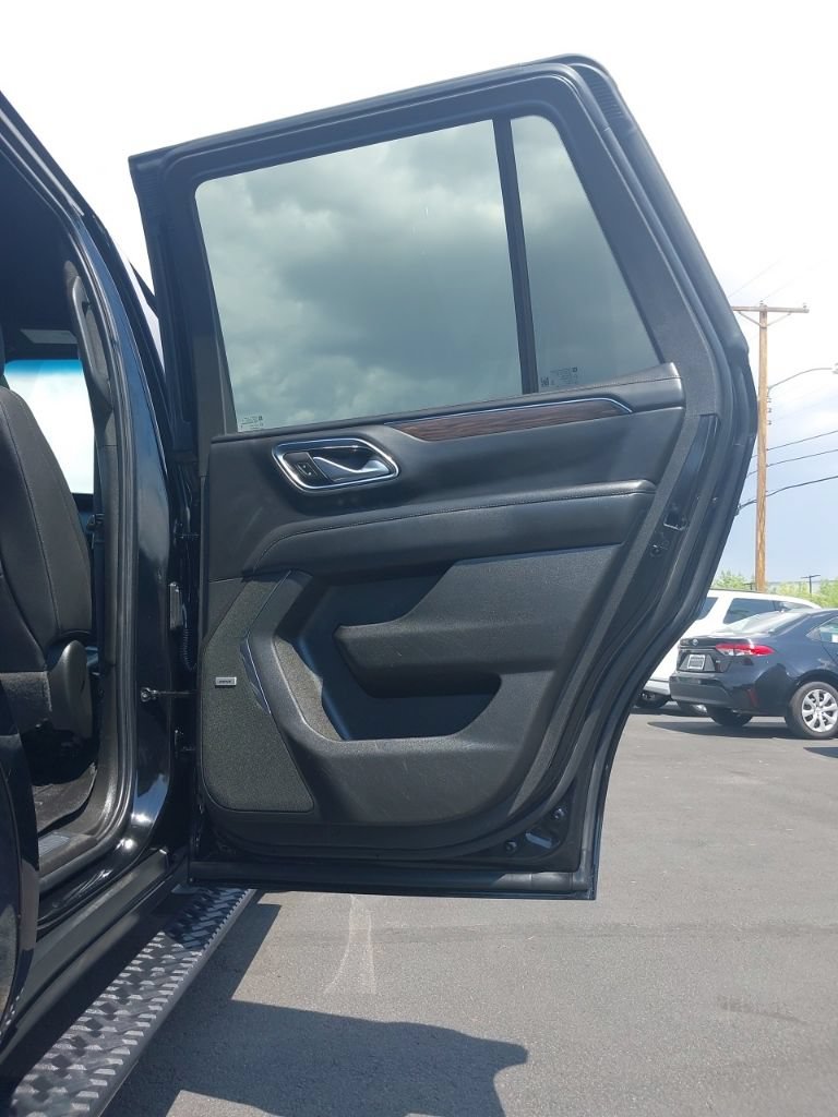 Used 2024 Chevrolet Tahoe Z71 w/ Luxury Package AWD/4WD image 11