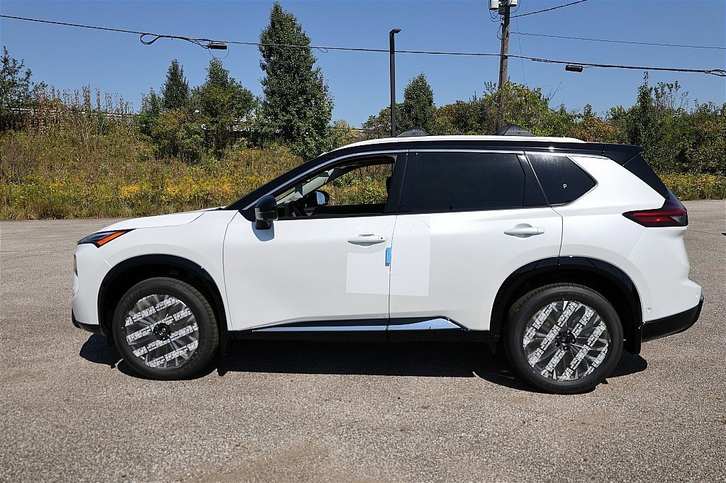 New 2026 Nissan Rogue Platinum w/ Platinum Premium Package image 2