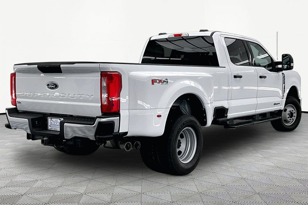Certified 2025 Ford F350 XLT w/ FX4 Off-Road Package AWD/4WD image 2