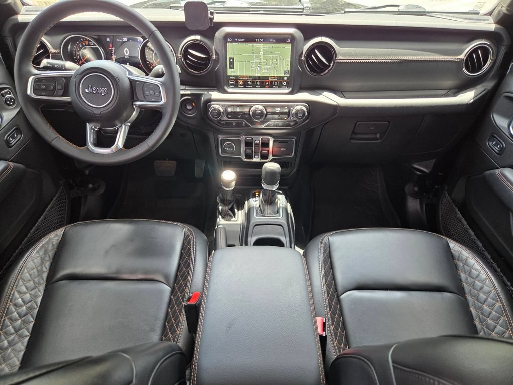 Used 2023 Jeep Gladiator Overland AWD/4WD image 16