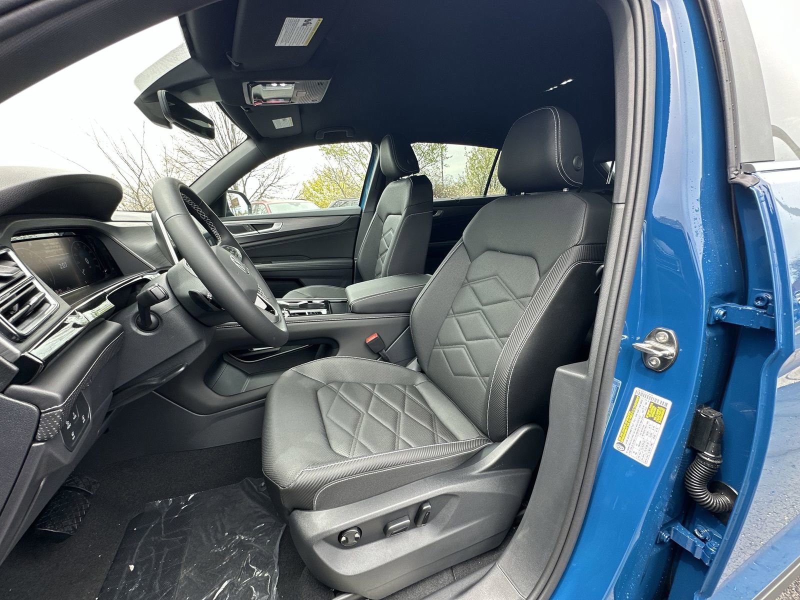 New 2025 Volkswagen Atlas Cross Sport SE image 13