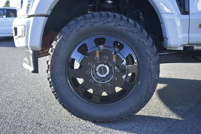 Used 2025 Ford F450 Platinum w/ FX4 Off-Road Package image 10