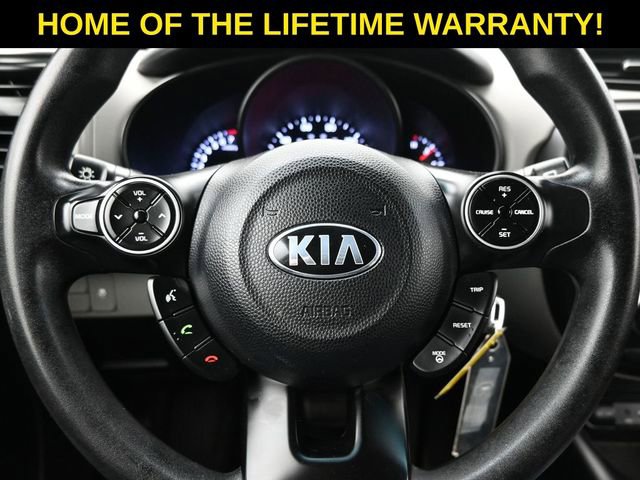 Used 2016 Kia Soul + image 19