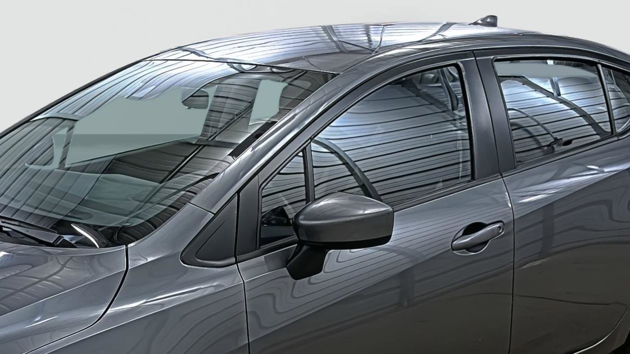 Used 2022 Nissan Versa SV image 8