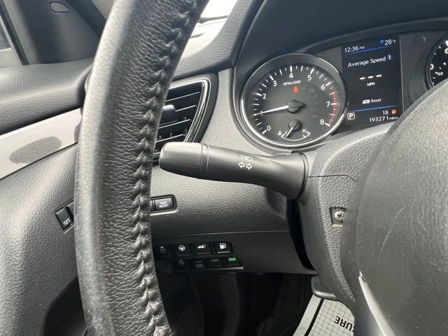 Used 2019 Nissan Rogue SV w/ Premium Package image 21