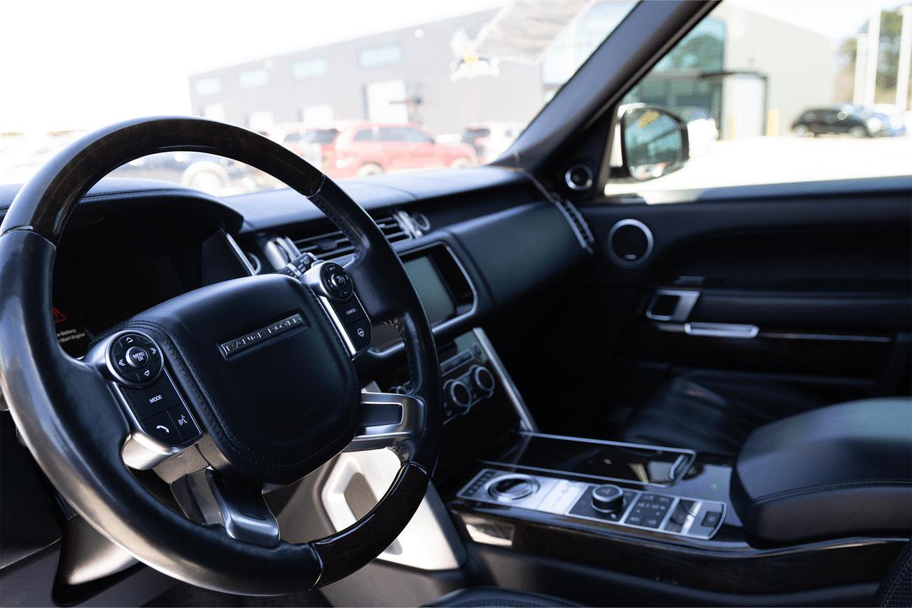 Used 2017 Land Rover Range Rover Autobiography image 13