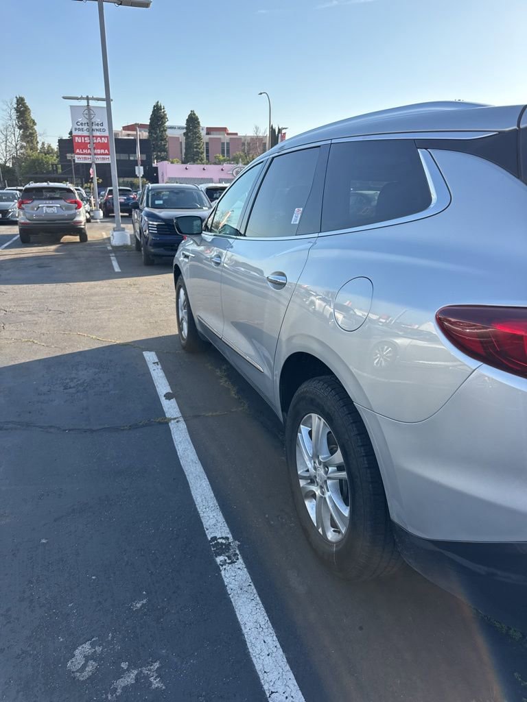 Used 2021 Buick Enclave Essence w/ Sound and Sites Package image 3