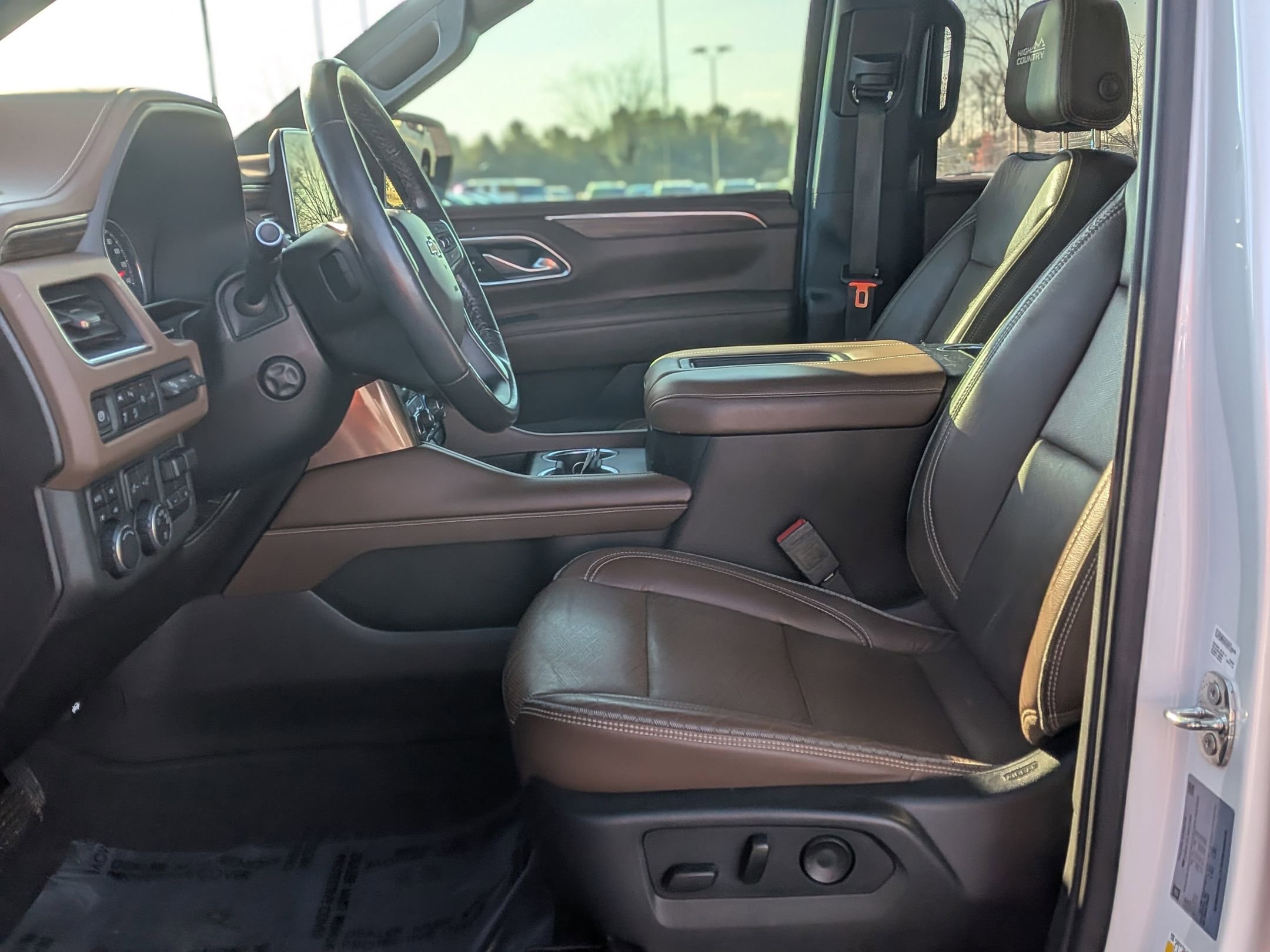 Used 2021 Chevrolet Tahoe High Country w/ Premium Package image 16