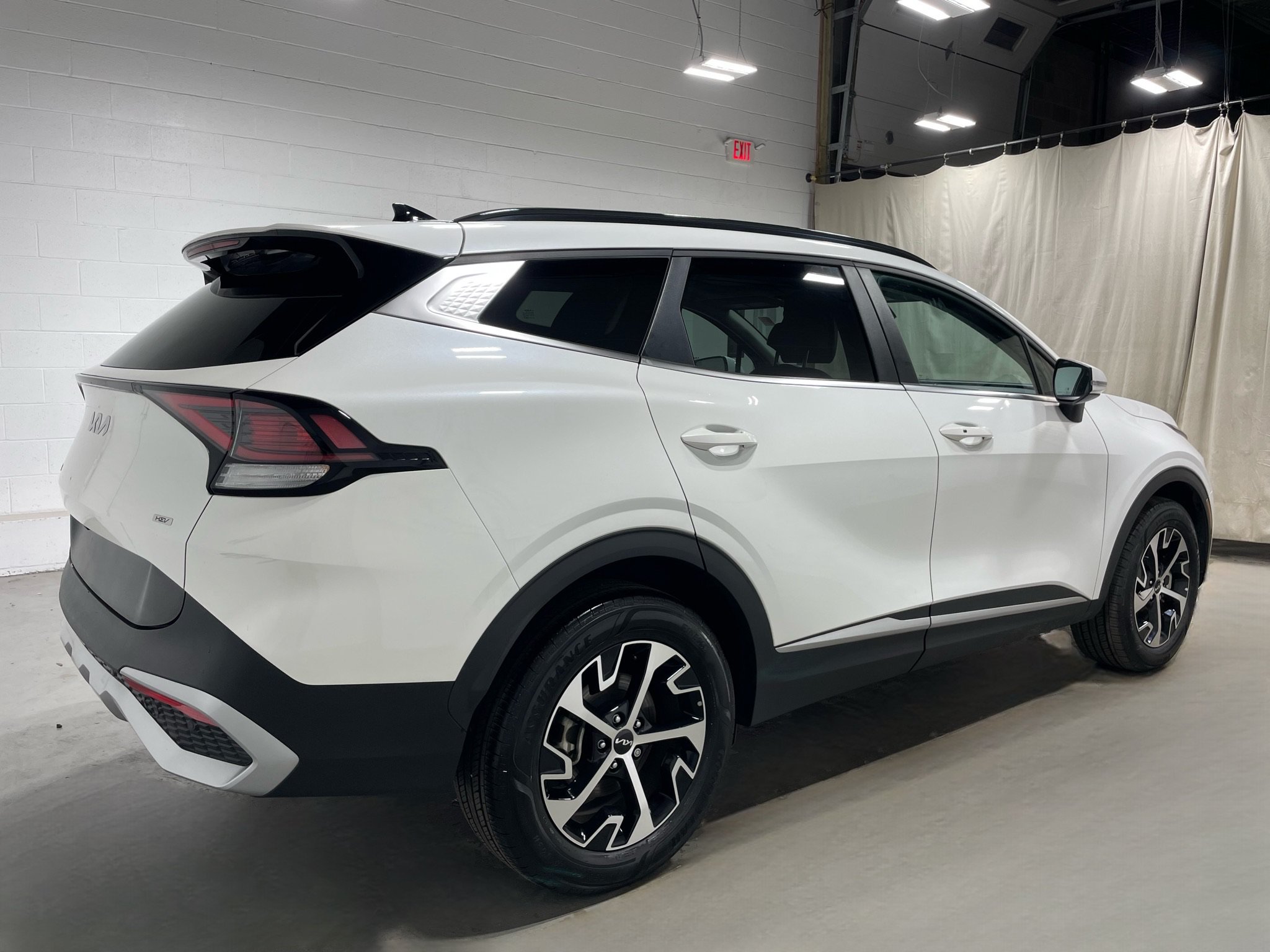 Used 2025 Kia Sportage EX w/ EX Premium Package AWD/4WD image 4