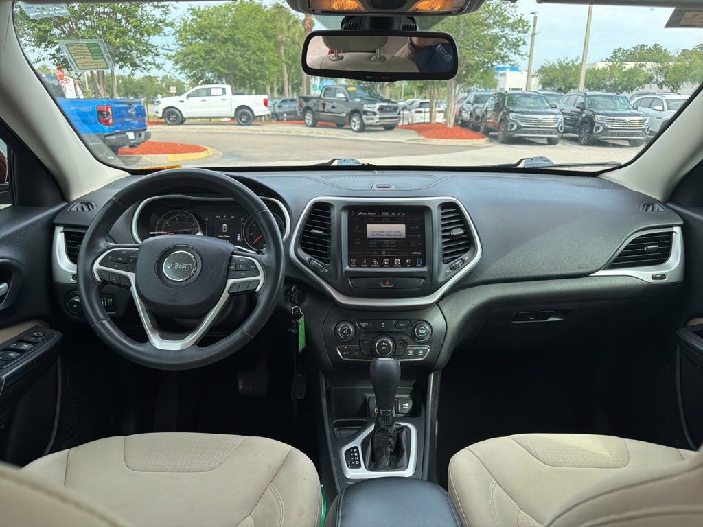 Used 2015 Jeep Cherokee Latitude FWD image 10
