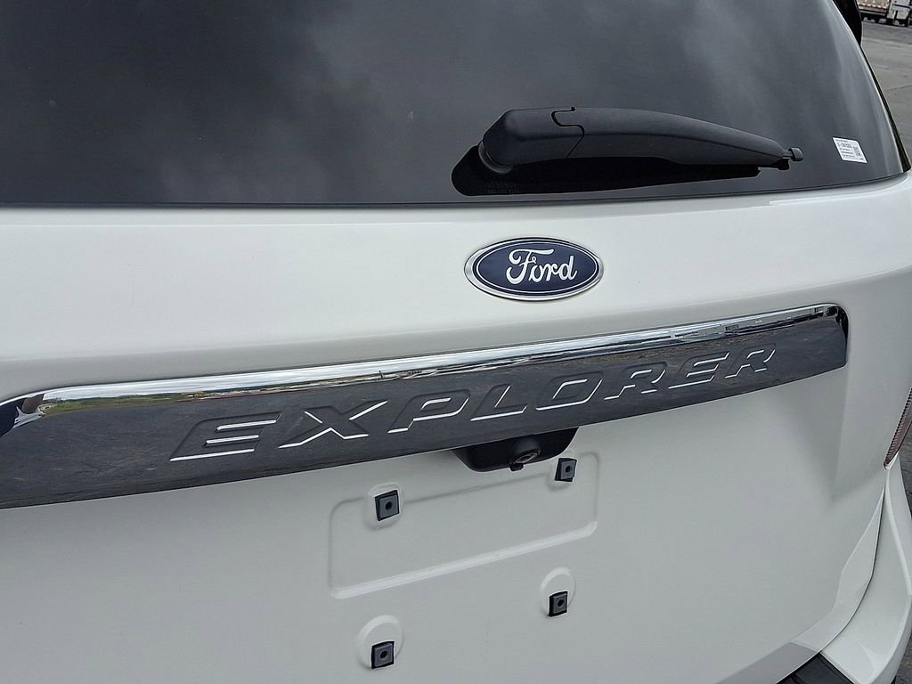 Used 2021 Ford Explorer XLT AWD/4WD image 31