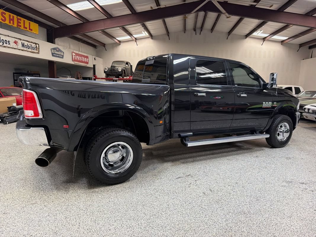 Used 2018 RAM 3500 Laramie w/ Convenience Group AWD/4WD image 8
