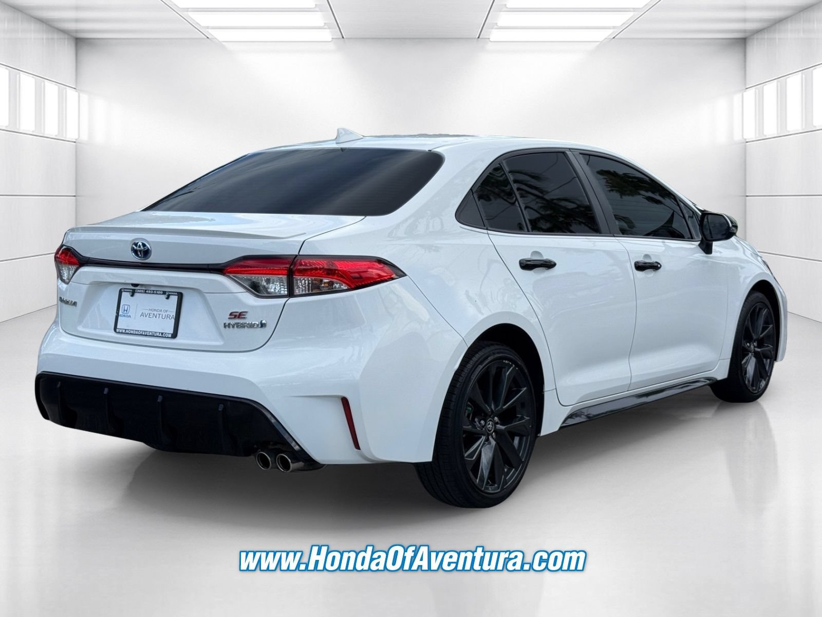 Used 2023 Toyota Corolla SE FWD image 5