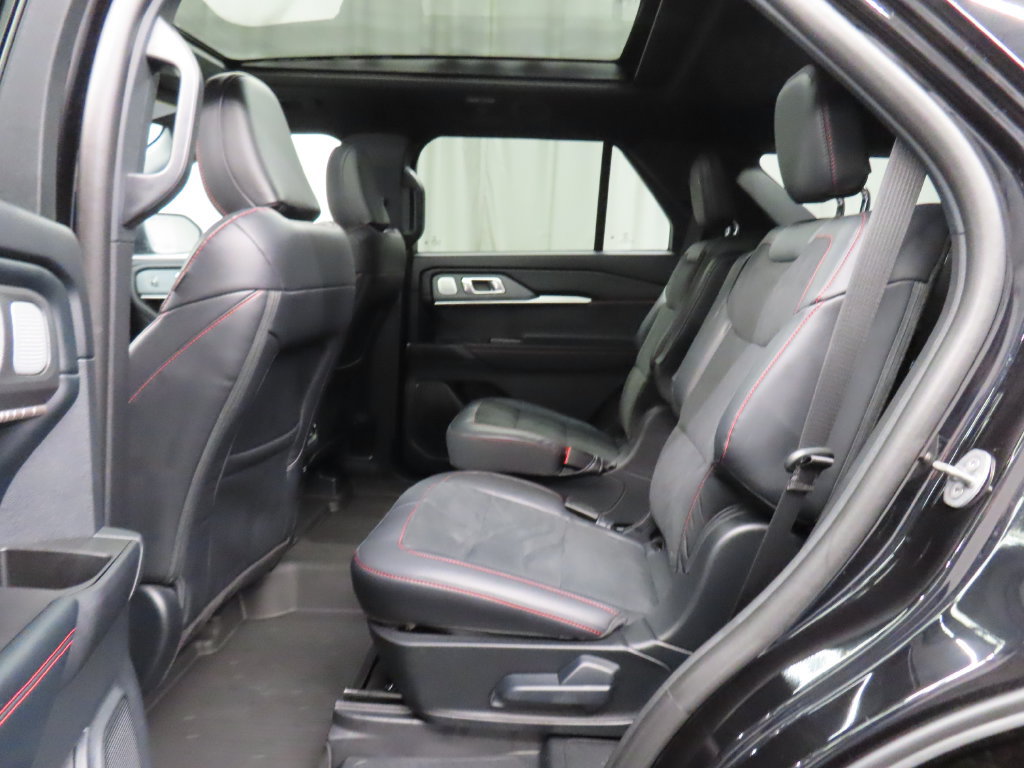 Used 2026 Ford Explorer ST AWD/4WD image 17
