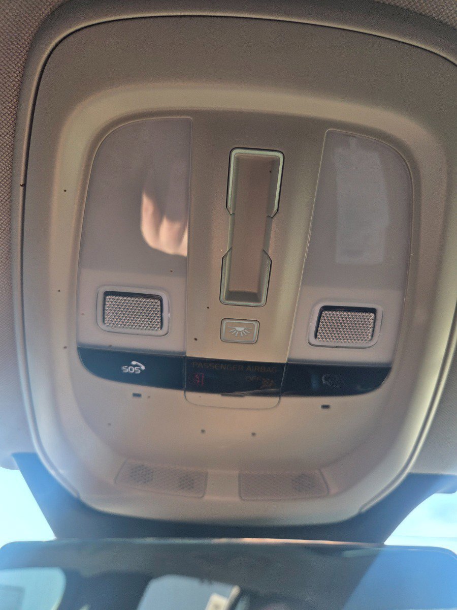 Used 2024 Volvo XC90 B6 Ultimate w/ Protection Package Premier image 19