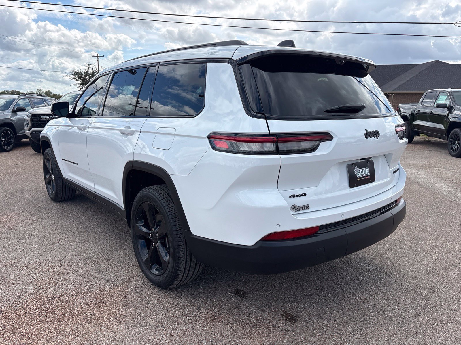 Used 2025 Jeep Grand Cherokee L Limited w/ Luxury Tech Group II AWD/4WD image 4