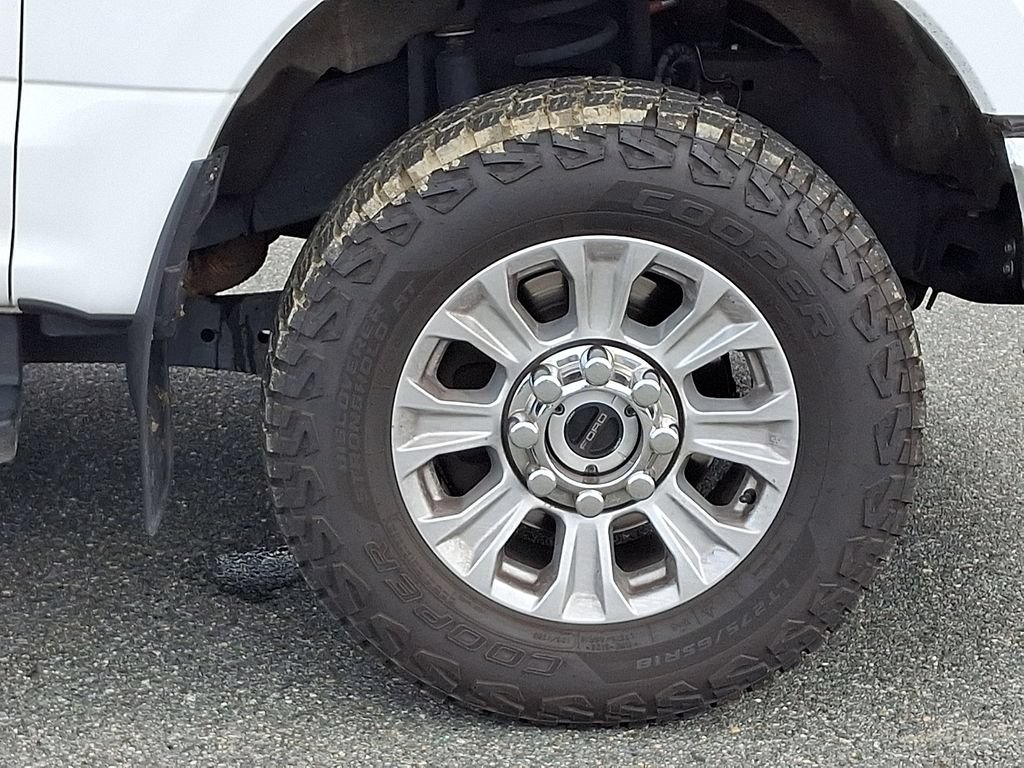 Used 2022 Ford F250 XLT w/ XLT Value Package AWD/4WD image 8