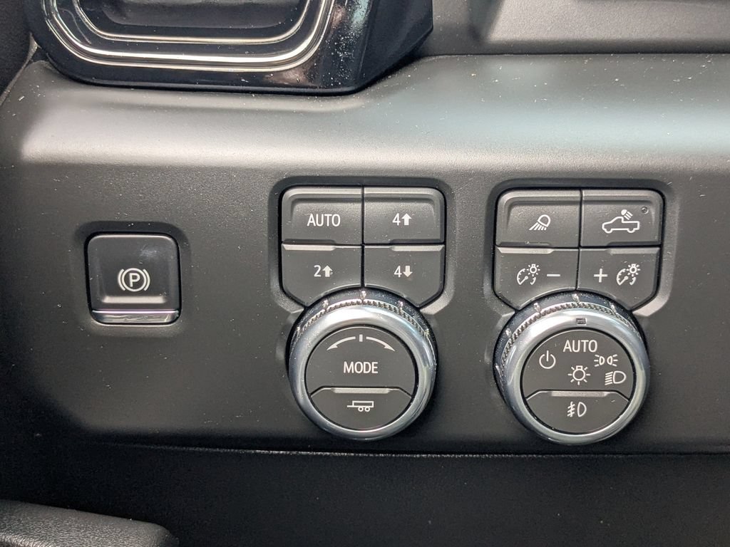 Used 2026 GMC Sierra 2500 AT4 w/ AT4 Premium Plus Package AWD/4WD image 24