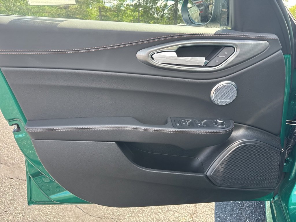 New 2025 Alfa Romeo Giulia AWD w/ Driving Assist Package image 12