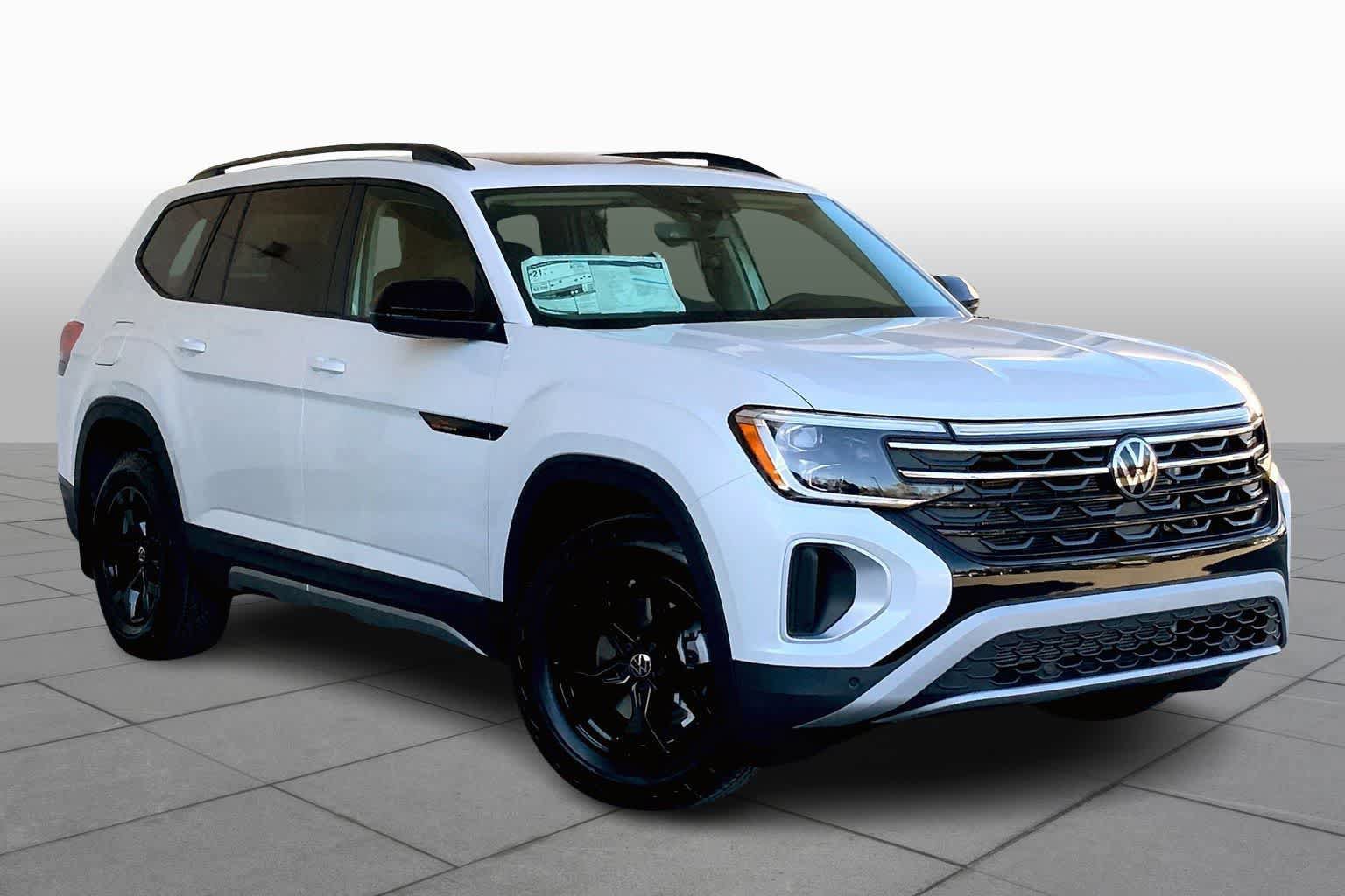 New 2026 Volkswagen Atlas Peak Edition AWD/4WD image 2
