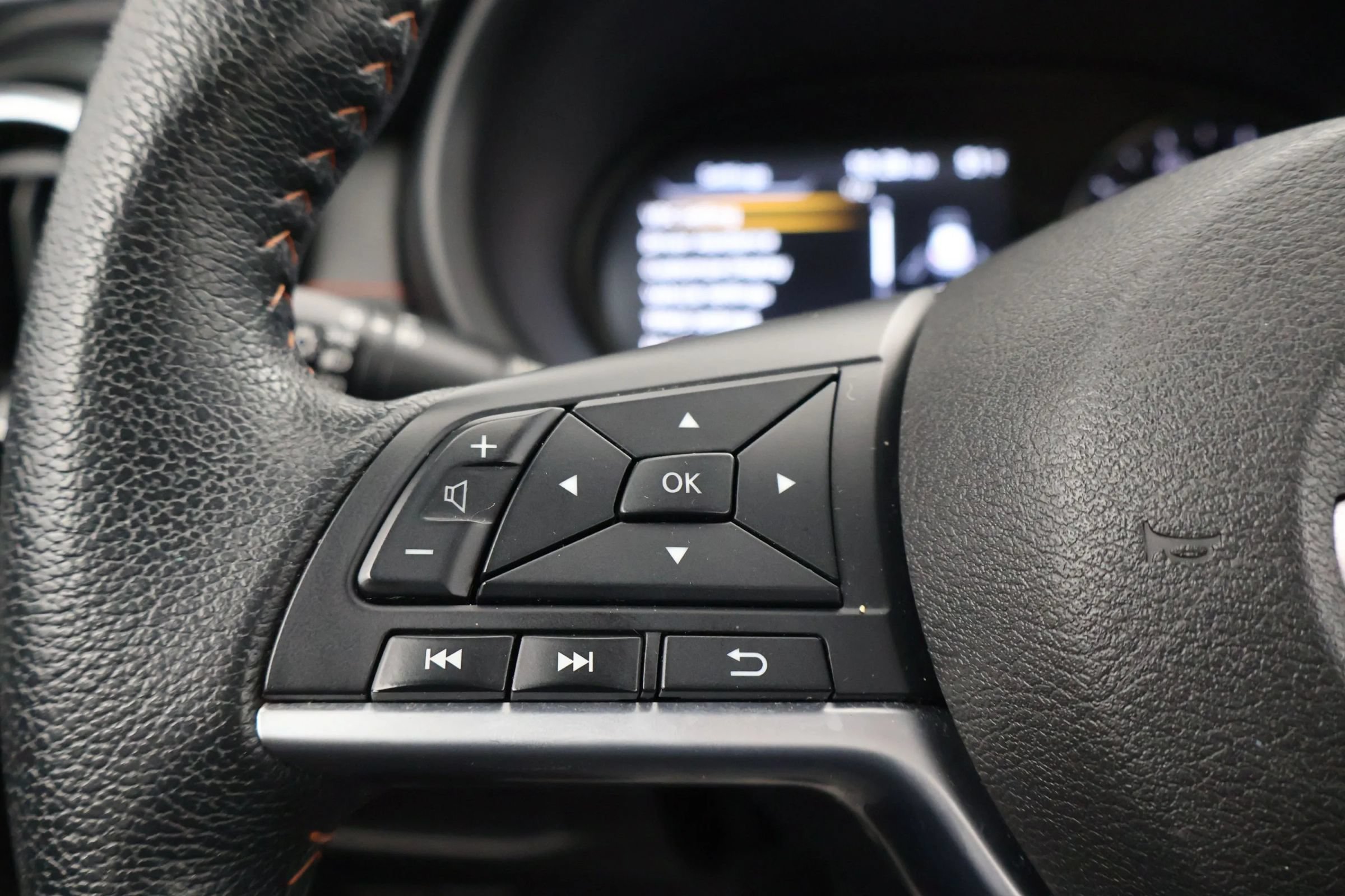 Used 2024 Nissan Kicks SR FWD image 20