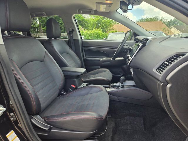 Used 2025 Mitsubishi Outlander Sport SE AWD/4WD image 29